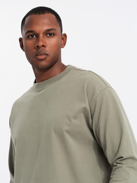 Ombre Clothing Moška bombažna majica LOOSE FIT z dolgimi rokavi in okroglim vratom - kaki V4 OM-LSBC-0129 Ombre Clothing